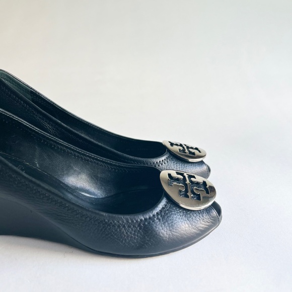 Tory Burch Black Pebble Genuine Leather Open Toe Heel Wedges size 7.5 - Picture 16 of 16